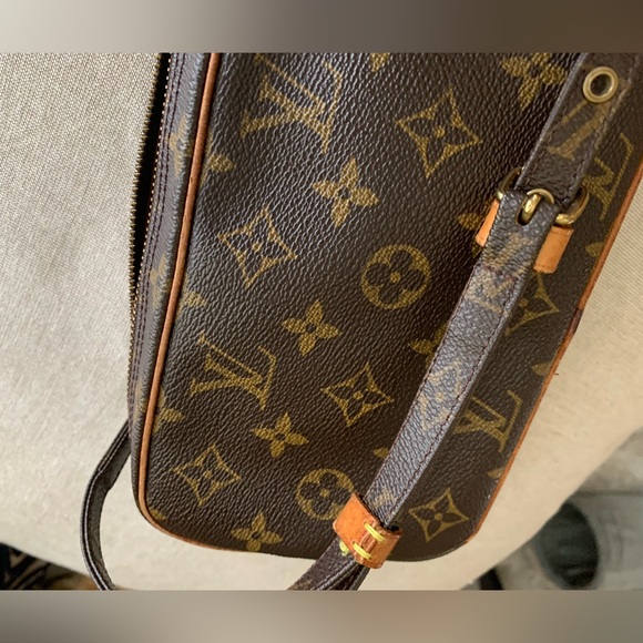 Louis Vuitton Marly Bandouliere Monogram Crossbody Bag - Picture 15 of 16